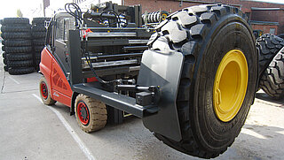 Tyre Handler T421SV