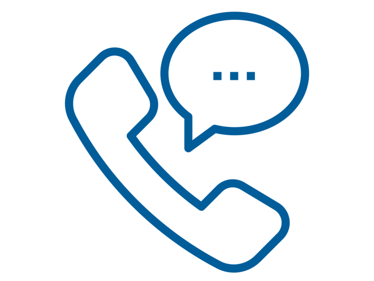 Icono con el contorno azul de un teléfono y un globo de diálogo sobre fondo blanco