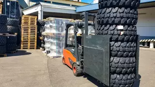 Teleskop-Geräteklammer 2T413GT mit Reifen