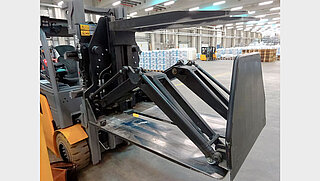 Pallet Turnover Clamp with Pusher T451WA