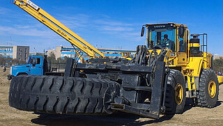 Tyre Handler T421SV