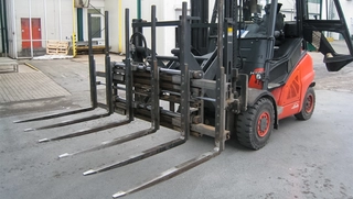 Triple Pallet Handler on a Pantograph T429/T149Z