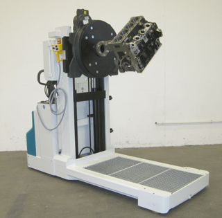 Las unidades de montaje móviles de bAKA y los tableros rotativos de KAUP permiten posiciones de trabajo óptimas en el montaje de motores de Deutz... Las unidades de montaje móviles de bAKA y los tableros rotativos de KAUP permiten posiciones de trabajo óptimas en el montaje de motores de Deutz...