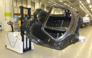 Tableros rotativos de KAUP empleados en el montaje de componentes del Porsche 918 Spyder. Tableros rotativos de KAUP empleados en el montaje de componentes del Porsche 918 Spyder.