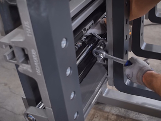 Servicetechniker von KAUP sind schnell vor Ort und reparieren bei Bedarf Ihr KAUP-Gerät. Servicetechniker von KAUP sind schnell vor Ort und reparieren bei Bedarf Ihr KAUP-Gerät.