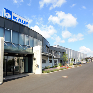 Una vez más ha expandido su capacidad de producción y montaje con 16.500 m² sobre el edificio del “Hall 10” en 2008. Una vez más ha expandido su capacidad de producción y montaje con 16.500 m² sobre el edificio del “Hall 10” en 2008.